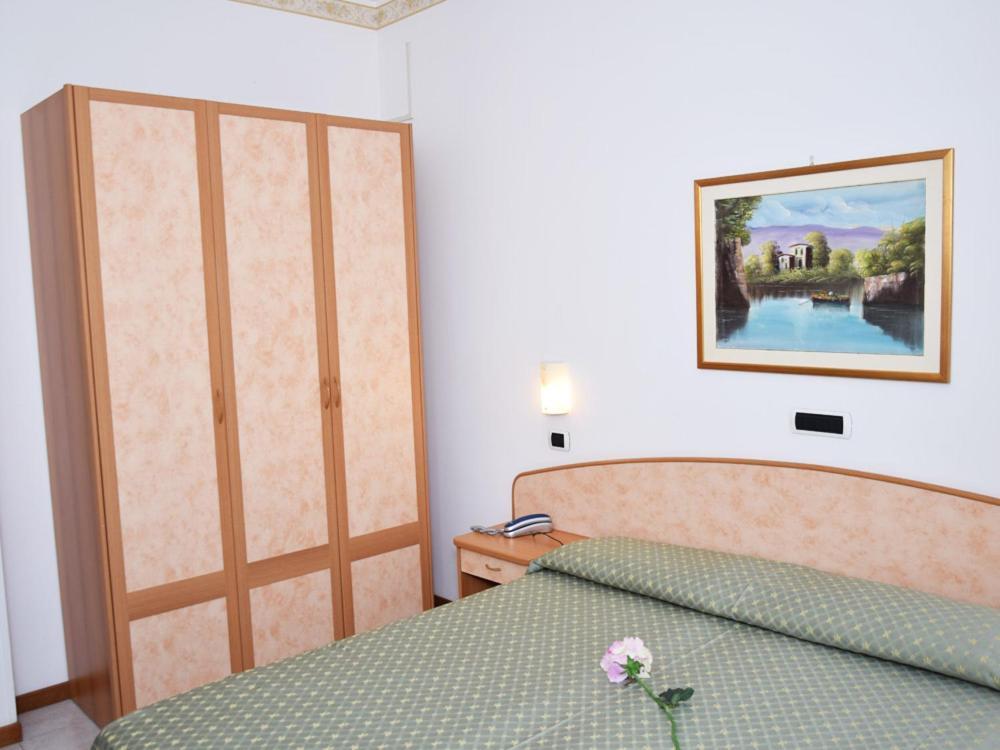 Hotel Joli Alba Adriatica Esterno foto